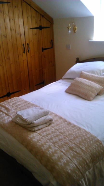 The Glan Yr Afon Inn Holywell  Zimmer foto